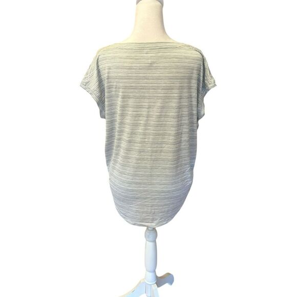 Athleta Cloudlight Stratus Breezy Striped Tee Womens Size Medium Petite - Picture 3 of 10